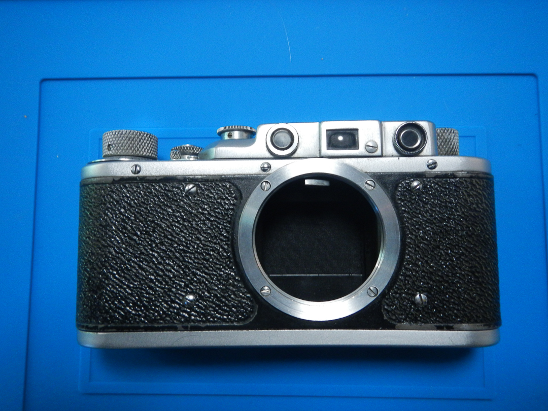 The complete camera from the front before any work, vulcanite intact